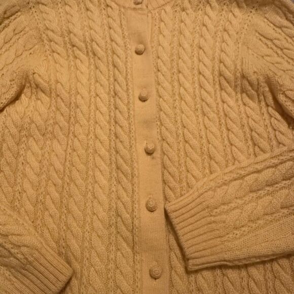Vintage | canary yellow | 100% wool | Cable Knit cardigan Sweater - Picture 9 of 12